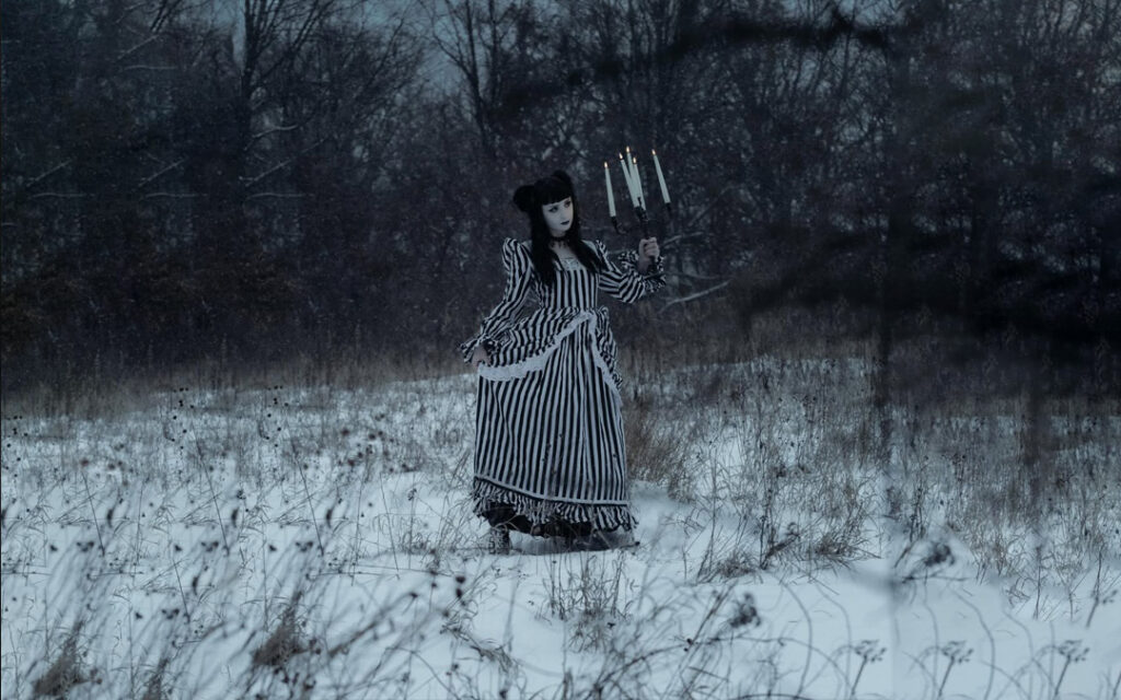 fantasy fashion inspired by medieval clothing and pirate style